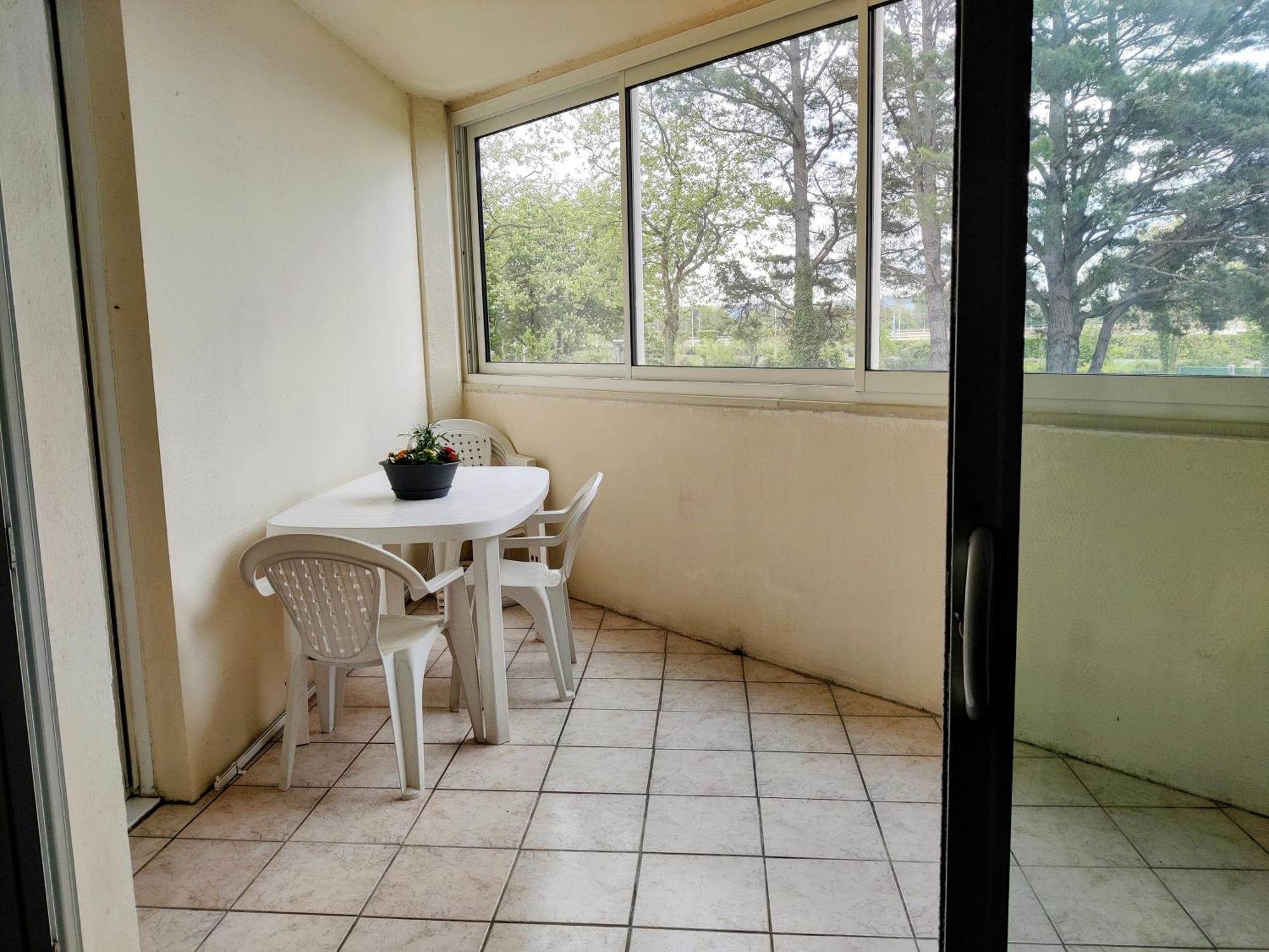 Apartment Spacieux Appartement Refait A Neuf - 4 Pers - Vue Sur L'Hippodrome
