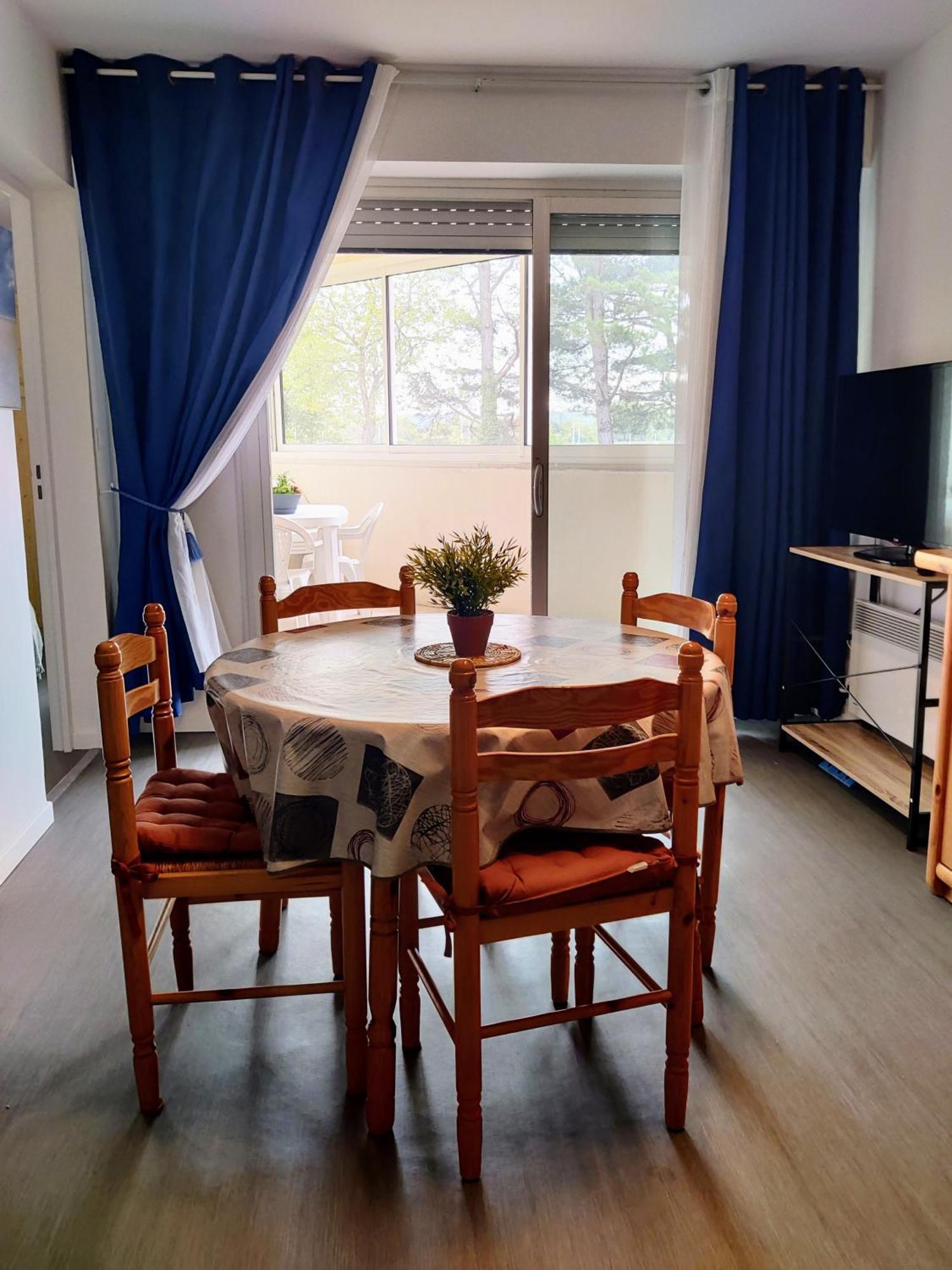 Spacieux Appartement Refait A Neuf - 4 Pers - Vue Sur L'Hippodrome Cabourg